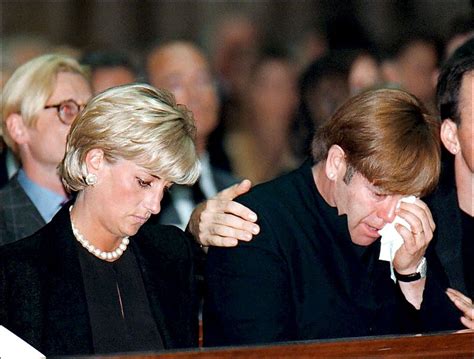 elton john e gianni versace|versace's funeral.